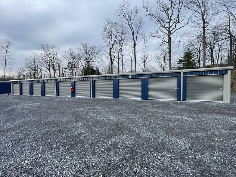 More Photos Of 1122 Amelia Ave, Altoona Self Storage For Sale