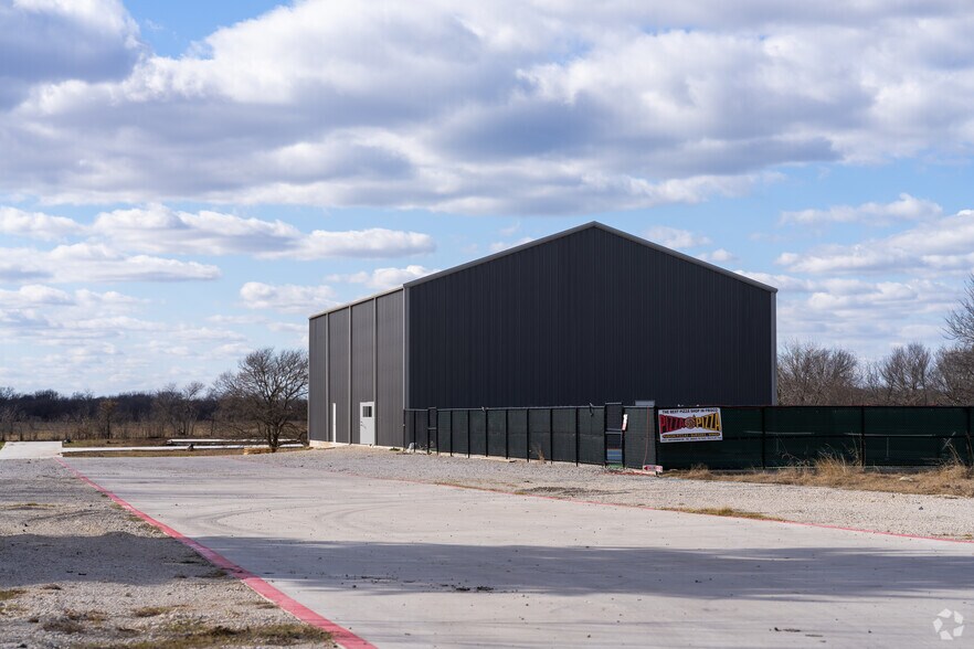 More Photos Of 9943 FM 1385, Pilot Point Sports And Entertainment For Lease