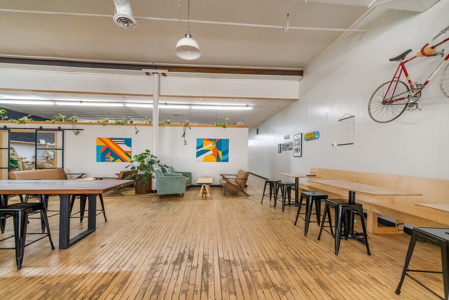 More Photos Of 105 S Main St, Ishpeming Restaurant For Sale