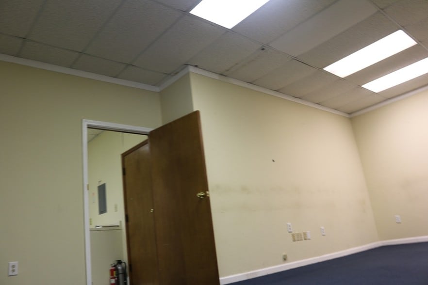 More Photos Of 808 Commerce Blvd, Riverdale Medical For Sale