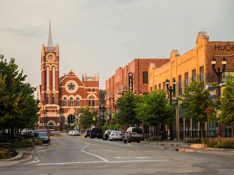 More Photos Of 120 N 6th St, Council Bluffs Apartments For Sale