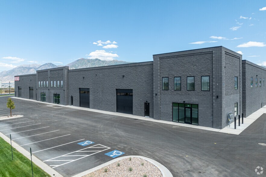Primary Photo Of 1564 250 W, Spanish Fork Showroom For Sale