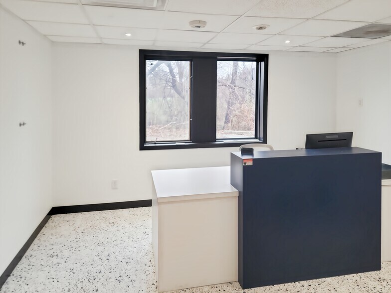 More Photos Of 6080-6090 S 108th St, Hales Corners Coworking Space