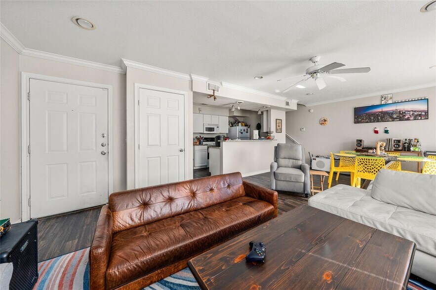 More Photos Of 2537 S 3rd St, Waco Apartments For Sale