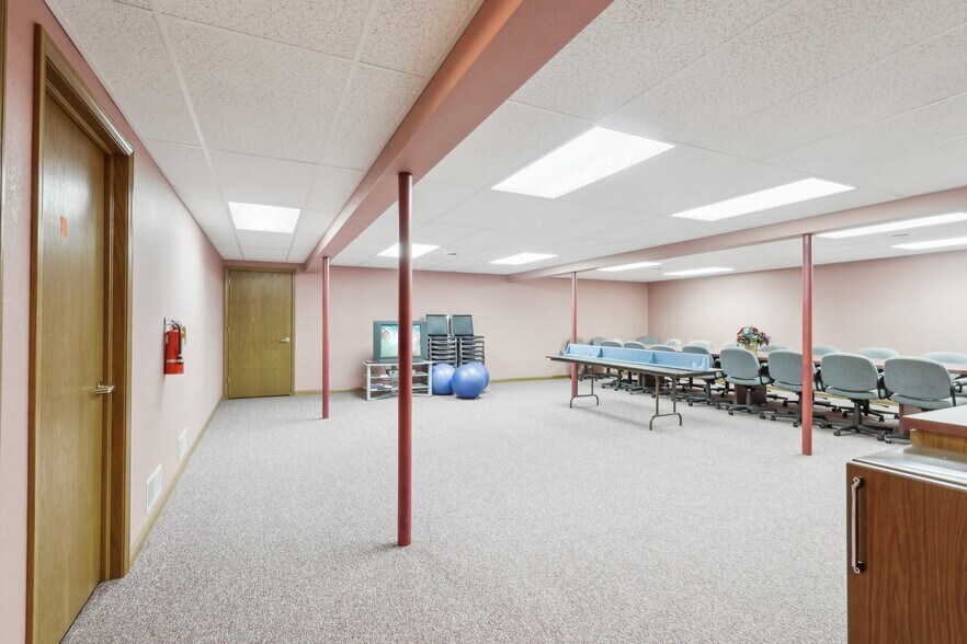 More Photos Of 819 Southwestern Run, Youngstown Medical For Sale