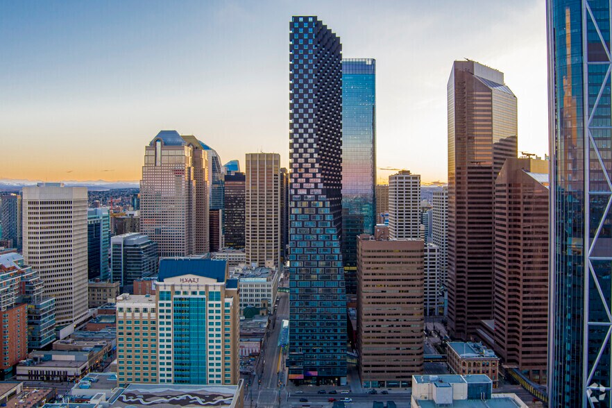 More Photos Of 685 Centre St SW, Calgary Office For Lease