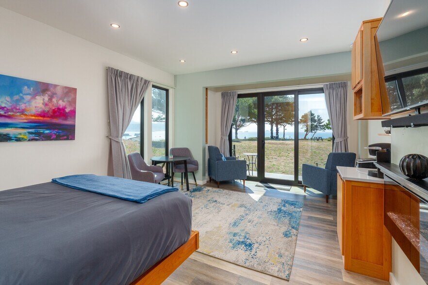 More Photos Of 409 Jackson St, Port Orford Specialty For Sale