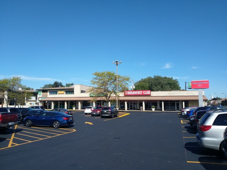 More Photos Of 4000-4046 W 111th St, Oak Lawn Unknown For Lease