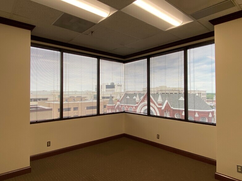 More Photos Of 330 Marshall St, Shreveport Medical For Lease