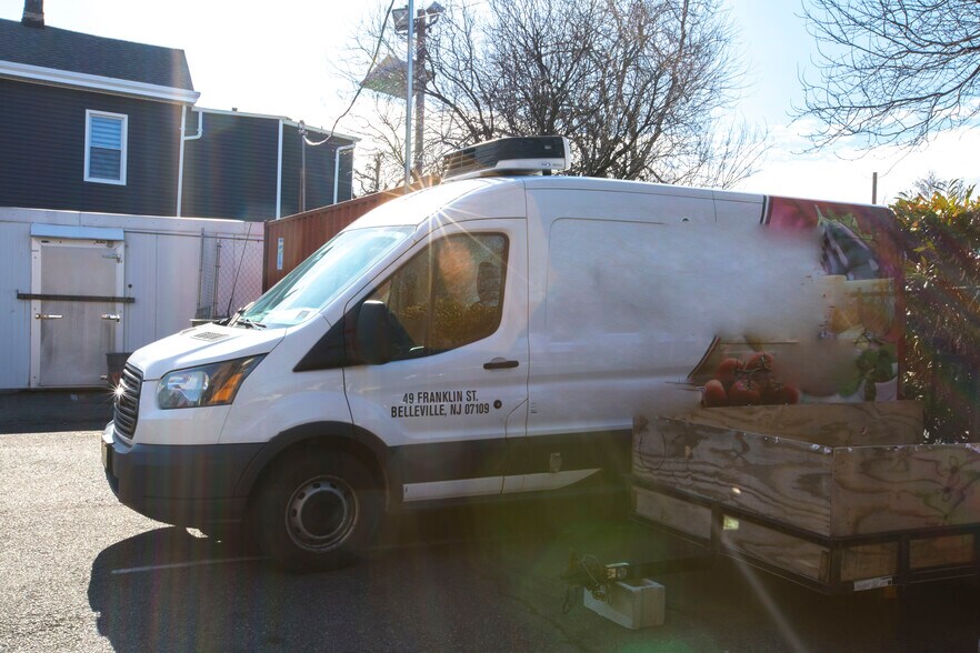 More Photos Of 49 Franklin St, Belleville General Retail For Sale