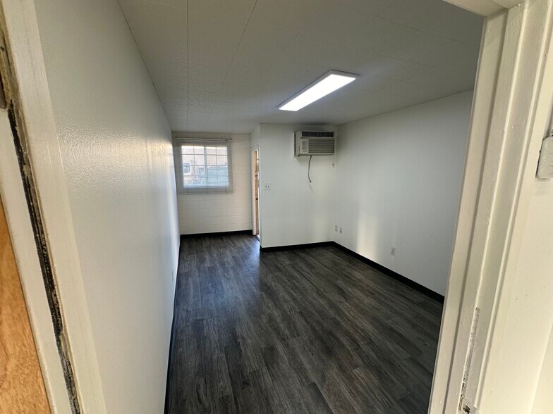 More Photos Of 8116-8136 Byron Rd, Whittier Manufacturing For Lease
