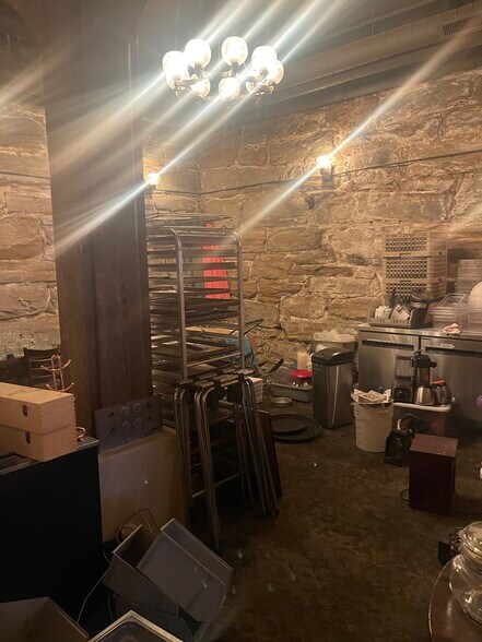 More Photos Of 1001 Jefferson St, Lynchburg Apartments For Lease