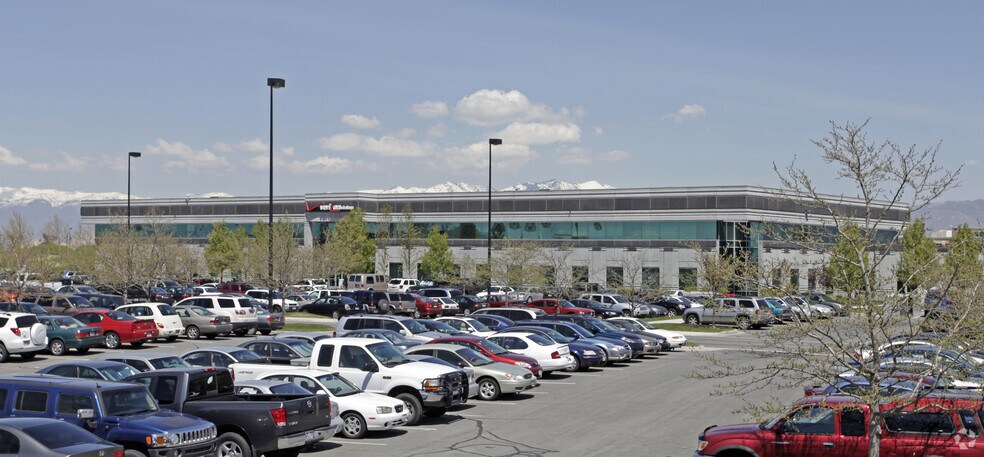More Photos Of 2737 S Corporate Park Dr, West Valley City Office For Lease