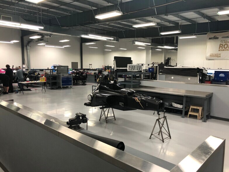 More Photos Of 114 Venture Dr, Pataskala Warehouse For Lease