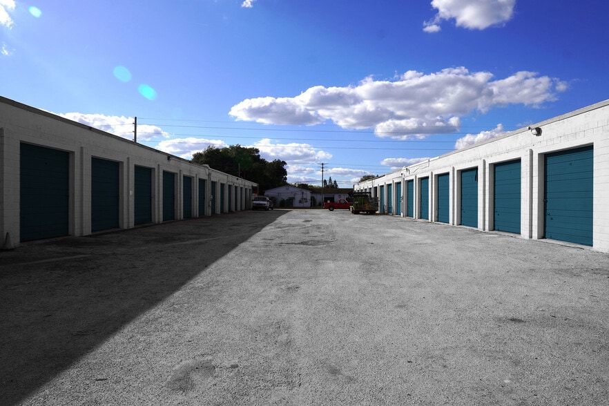 More Photos Of 1520 Peachtree St, Cocoa Self Storage For Sale