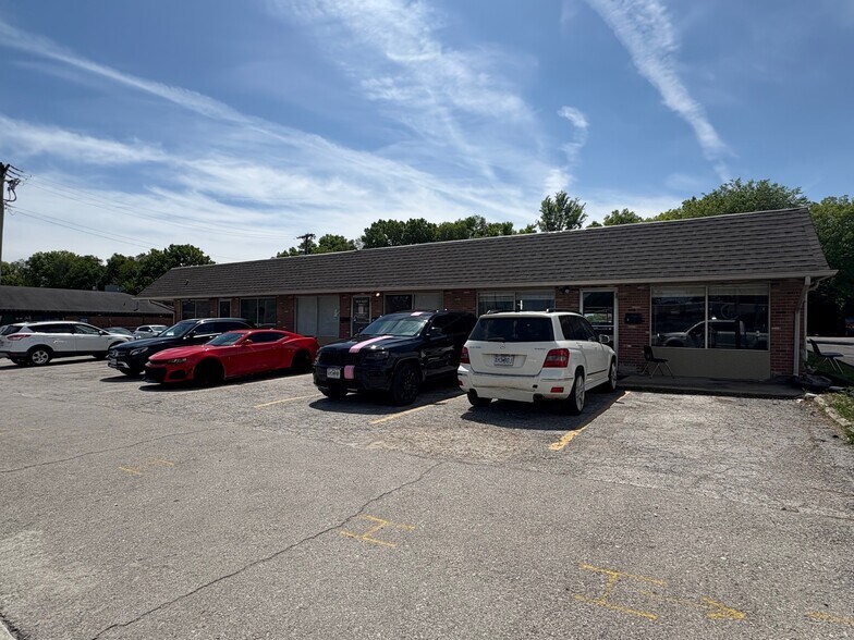 More Photos Of 500 N Scott Ave, Belton General Retail For Sale