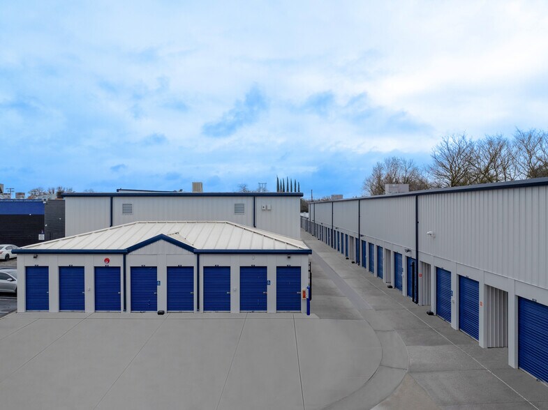 More Photos Of 1234 McHenry Ave, Modesto Self Storage For Lease