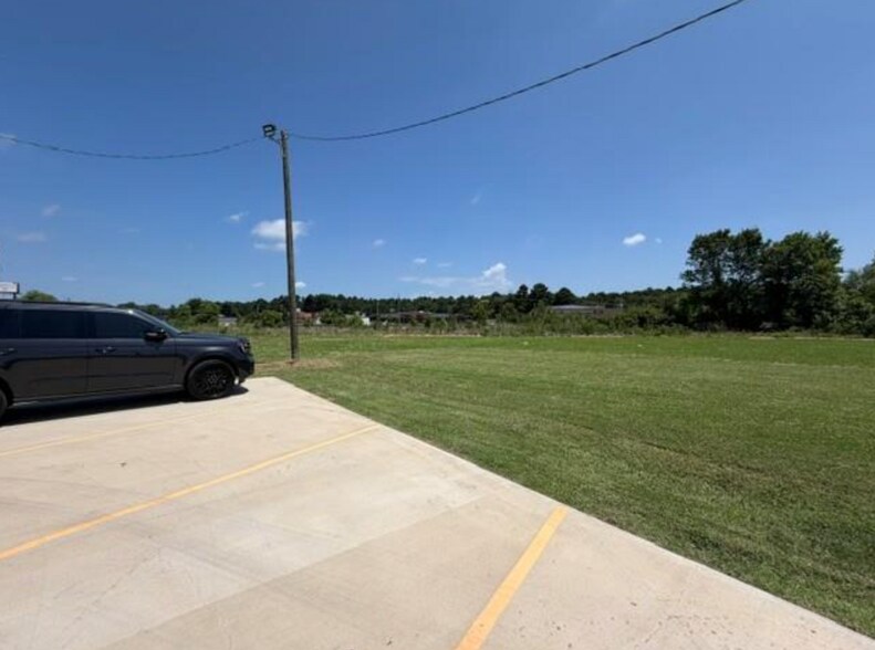 More Photos Of 1009 N Hervey St, Hope General Retail For Sale
