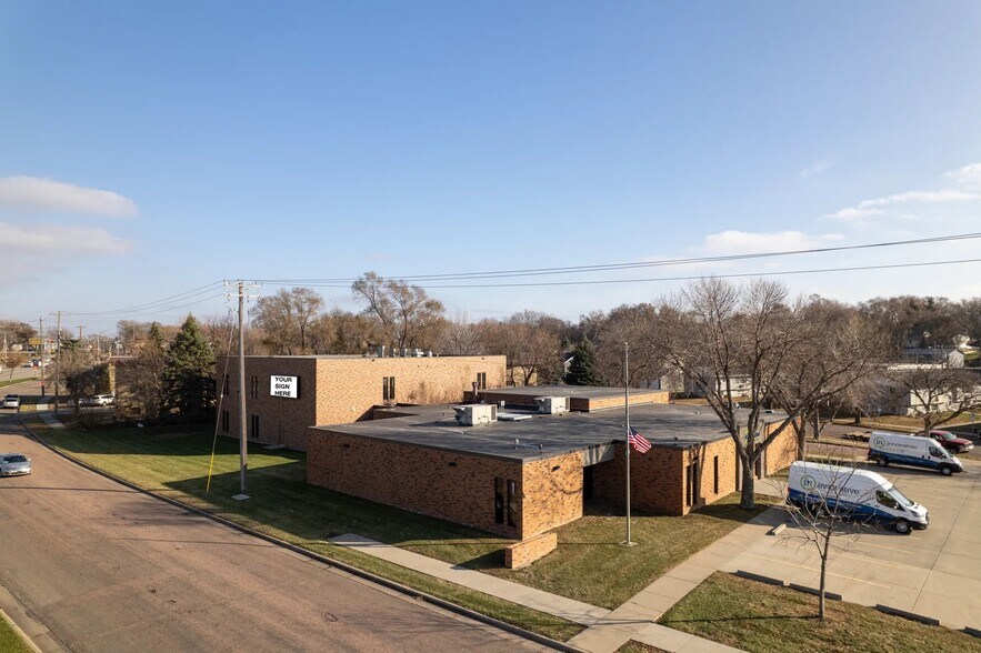 Primary Photo Of 621 W Russell St, Sioux Falls Office For Lease