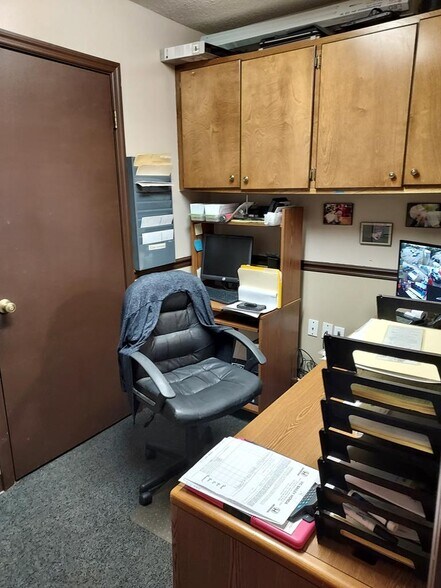 More Photos Of 301 N Logan St, Gaffney Auto Repair For Sale