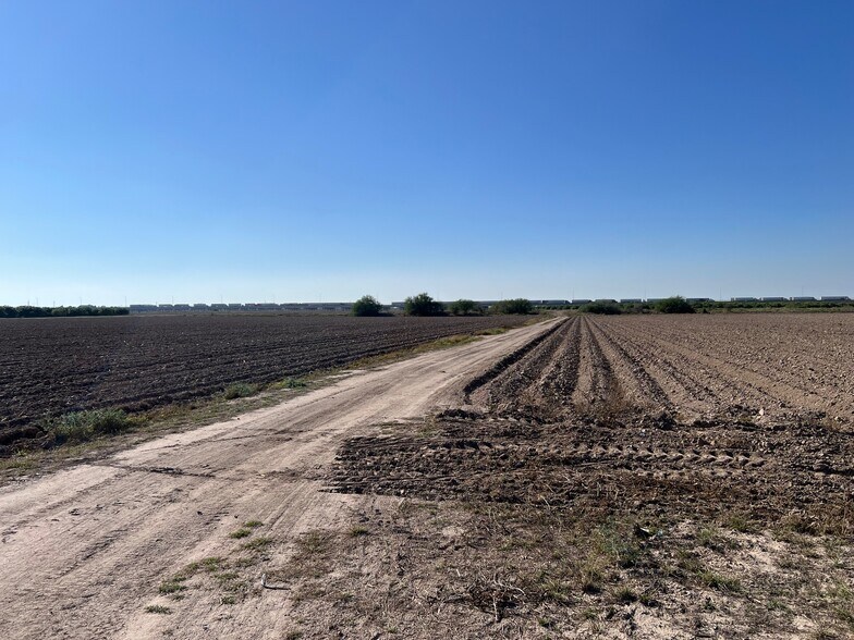 More Photos Of 424.43 Acs on E. Side of Pharr Intl. Bridge, Pharr Land For Sale