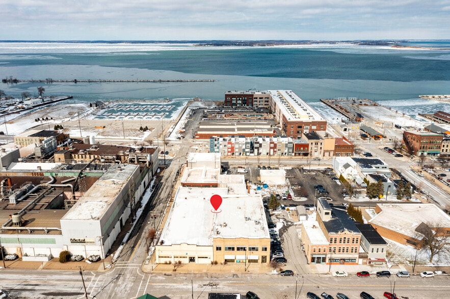 More Photos Of 419 W Market St, Sandusky Light Distribution For Sale