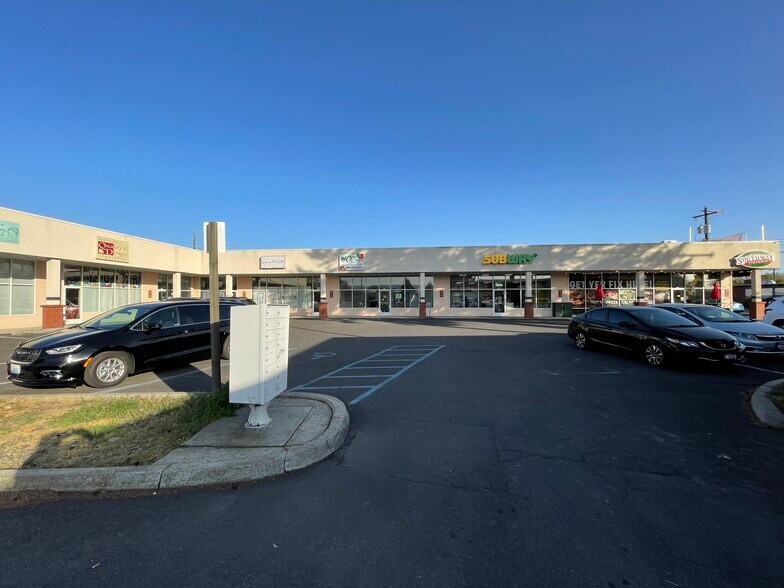 More Photos Of 247 Thain Rd, Lewiston Office For Lease