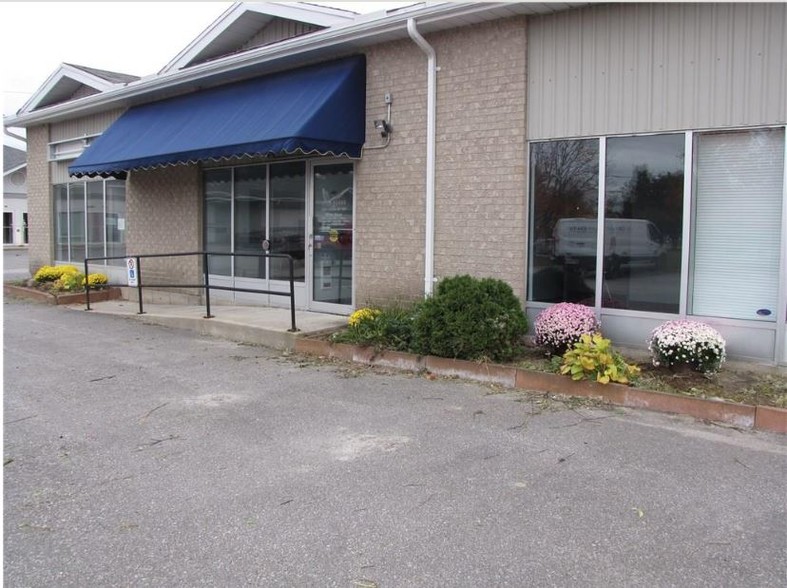 Primary Photo Of 40 Bennett St, Carleton Place Office For Lease