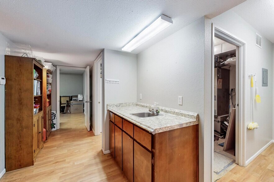 More Photos Of 516 Chama St NE, Albuquerque Office For Sale