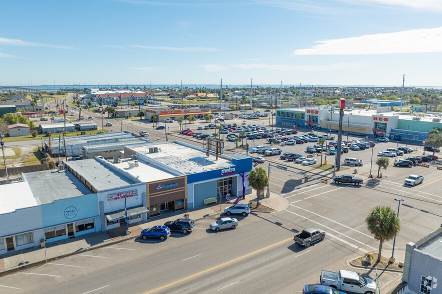 More Photos Of 361 S Commercial St, Aransas Pass Freestanding For Lease