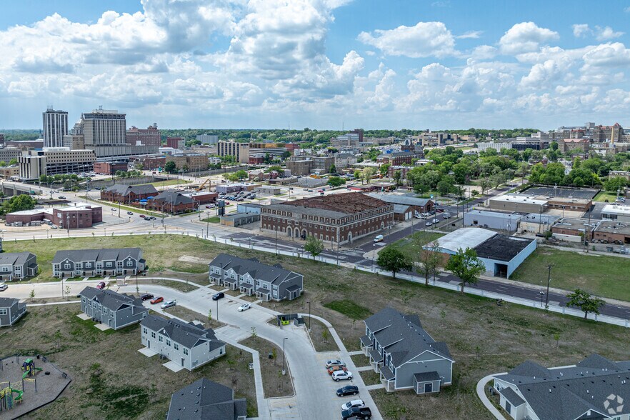 More Photos Of 523 NE Adams St, Peoria Sports And Entertainment For Sale