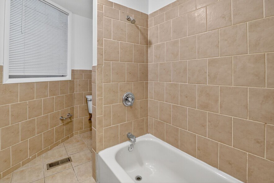 More Photos Of 1404 Madison Ave, Baltimore Apartments For Sale