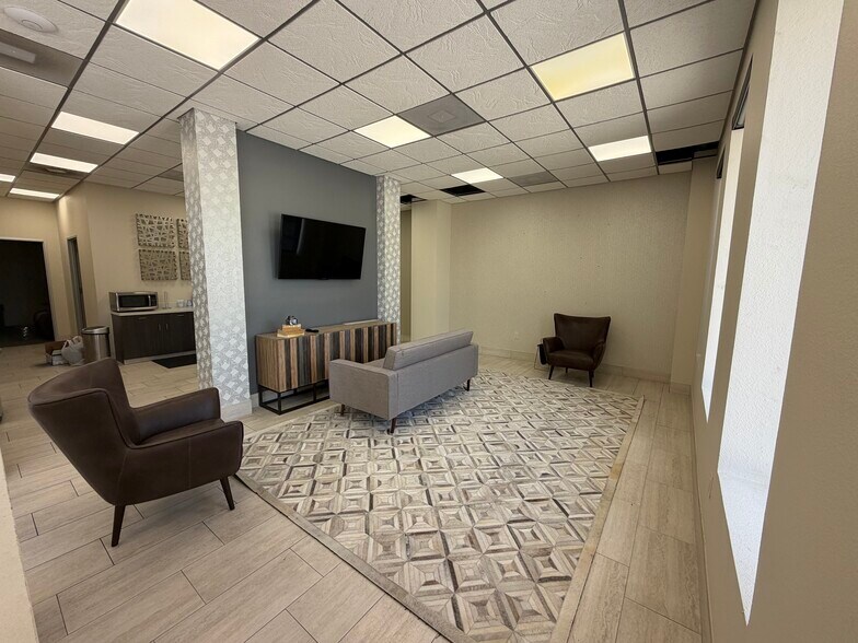 More Photos Of 4022 Louetta Rd, Spring Auto Dealership For Lease