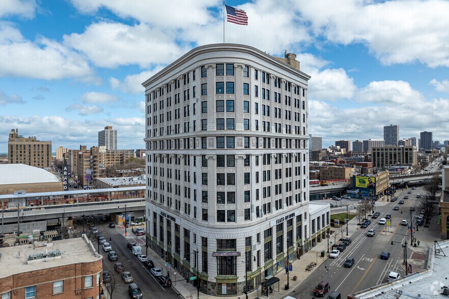 More Photos Of 4753 N Broadway St, Chicago Multifamily For Sale