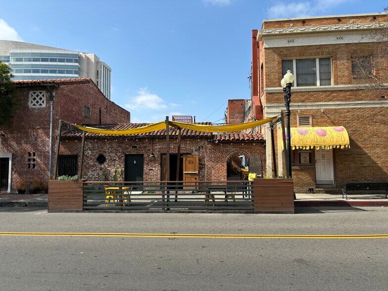 More Photos Of 300-312 N Broadway, Santa Ana Storefront Retail Office For Lease