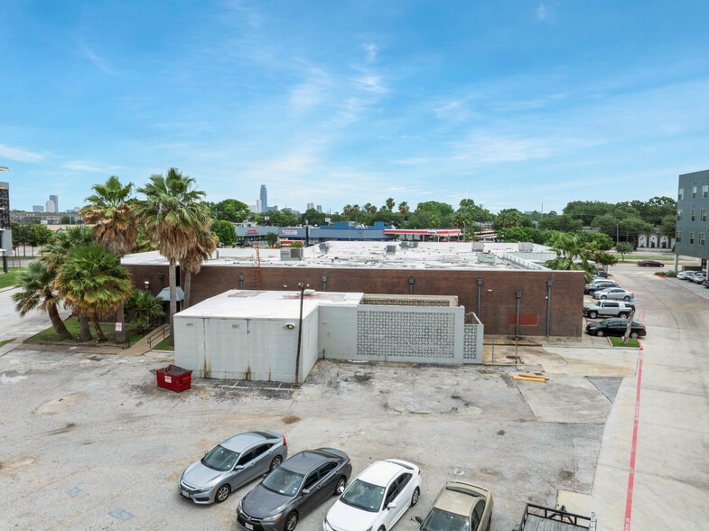 More Photos Of 6430 Hillcroft Ave, Houston Office For Sale