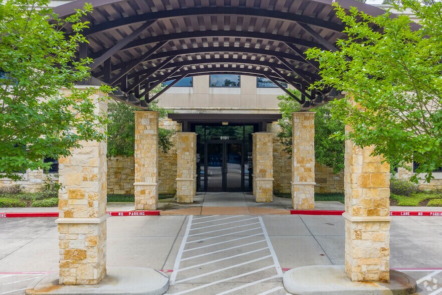 More Photos Of 9191 Pinecroft Dr, The Woodlands Medical For Lease