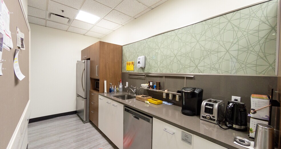 More Photos Of 888 3rd St SW, Calgary Coworking Space