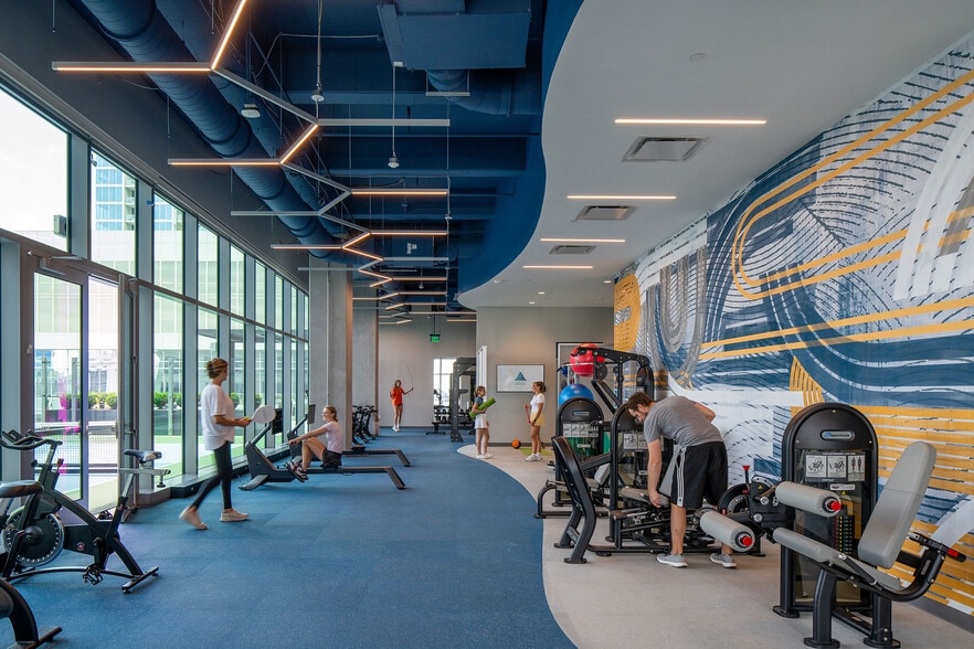 More Photos Of 600 S Tryon St, Charlotte Office For Lease