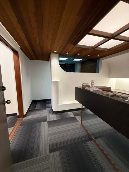 Primary Photo Of 826 Kaheka St, Honolulu Office For Lease