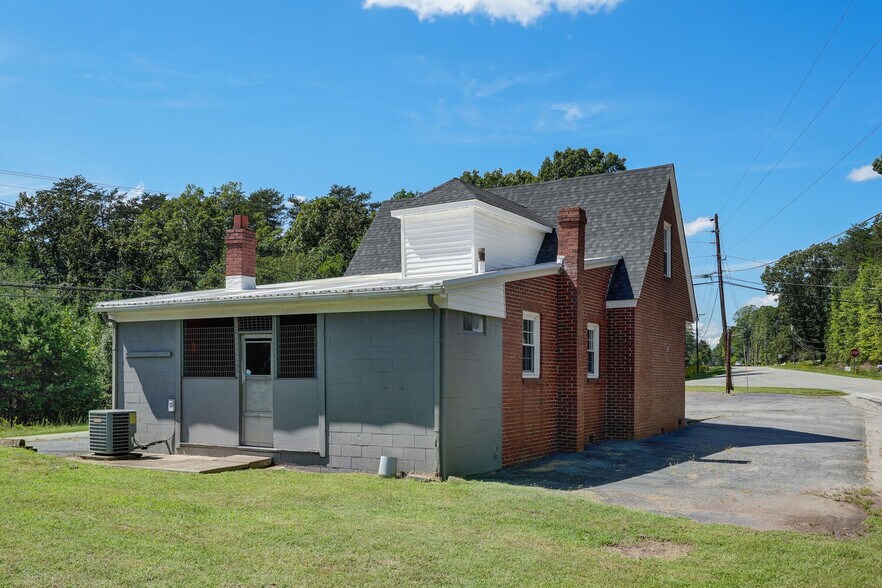 More Photos Of 122 NC Highway 700, Eden Auto Dealership For Sale