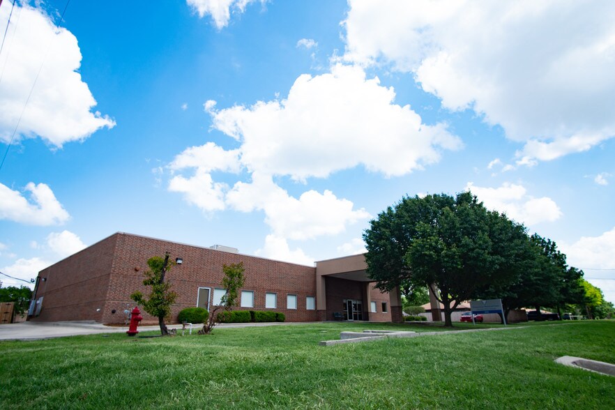 Primary Photo Of 310 S Highland Ave, Oklahoma City Healthcare For Sale