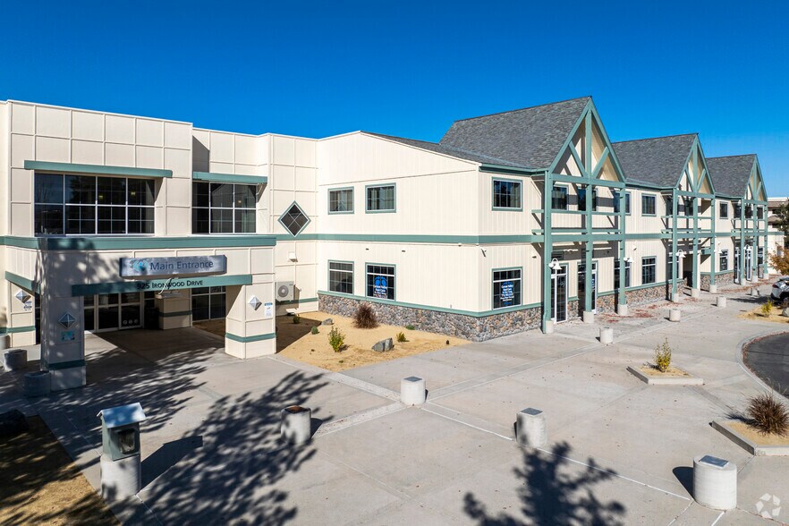 More Photos Of 925 Ironwood Dr, Minden Medical For Lease