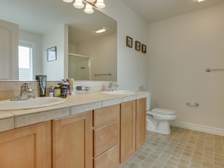 More Photos Of 1647 NE Market Dr, Fairview Apartments For Sale