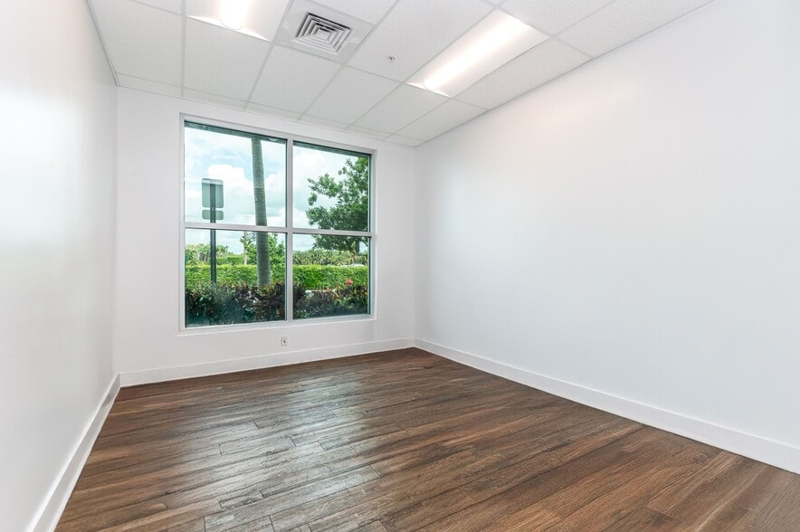 More Photos Of 475 N Cleary Rd, West Palm Beach Warehouse For Lease