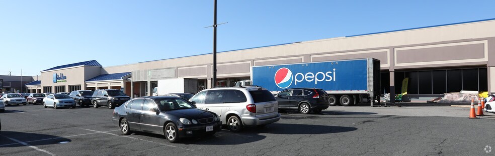 More Photos Of 8724-8762 Richmond Hwy, Alexandria Storefront For Lease