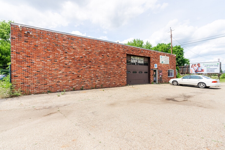 More Photos Of 2615 Harrisburg Ave NE, Canton Warehouse For Sale