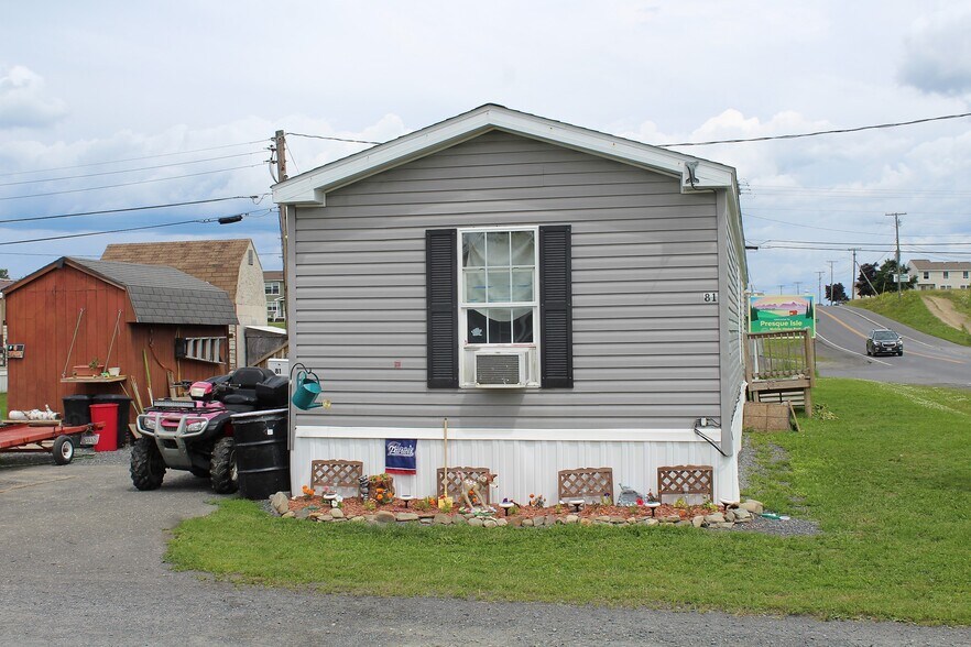 More Photos Of 50 Davis St, Presque Isle Multifamily For Sale