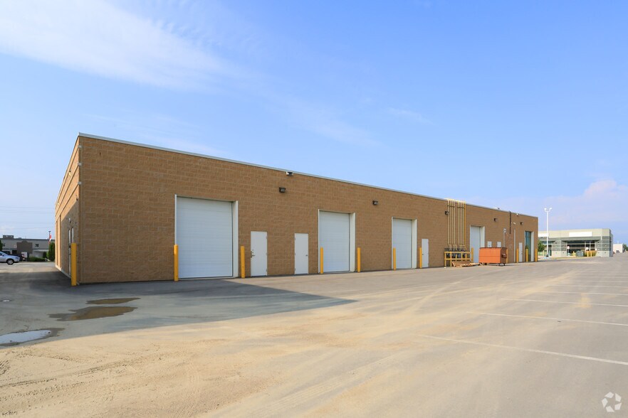 More Photos Of 61 King St, Barrie Light Manufacturing For Sale