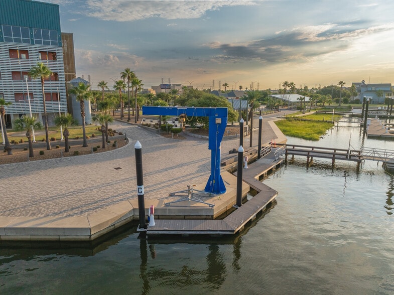 More Photos Of 7509 Broadway St, Galveston Lodge Meeting Hall For Sale